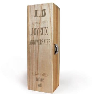 Caisse à vin en bois personnalisée pour un Julien