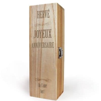 Caisse à vin en bois personnalisée pour un Hervé