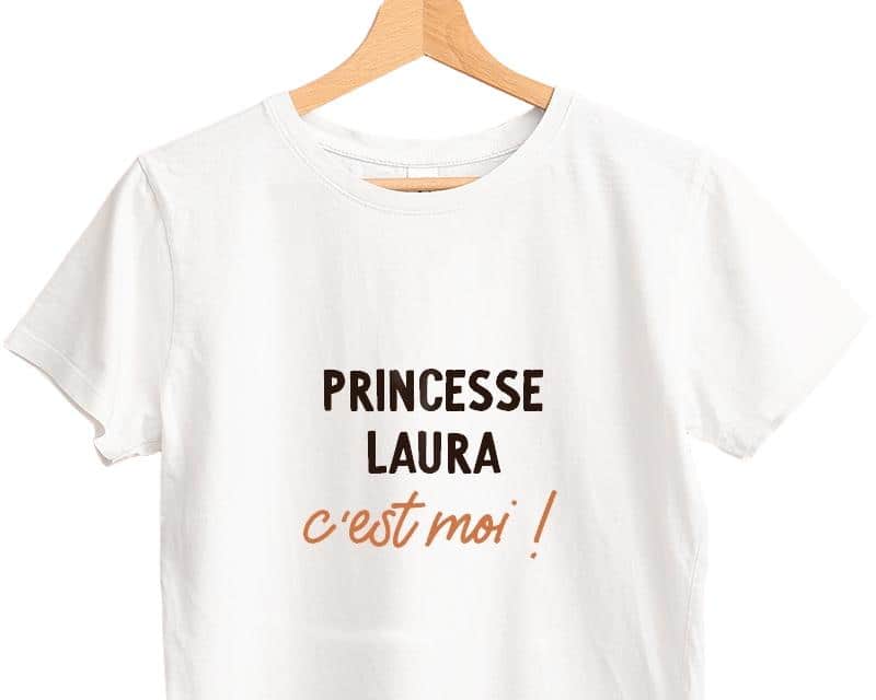 T-shirt blanc personnalisé pour une Laura