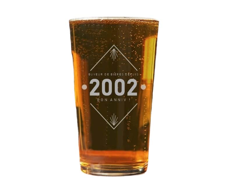 Verre à bière pinte année année 2002