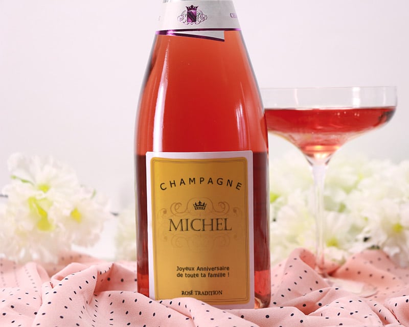 Personnalisez votre bouteille de champagne pour la Saint-Valentin : Femme  Actuelle Le MAG