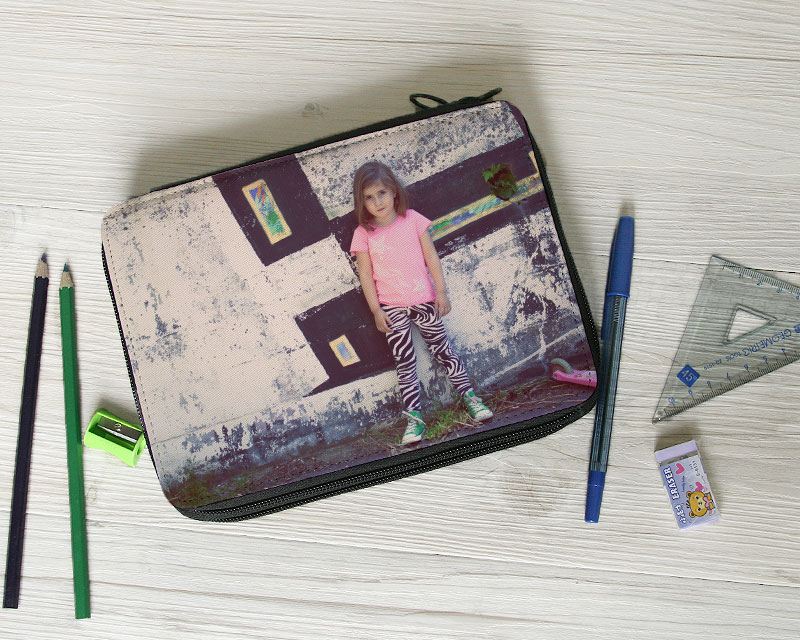 Trousse avec fournitures personnalisée Photo