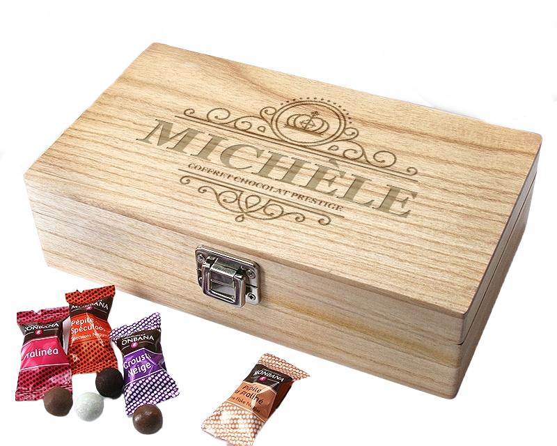 Coffret en bois avec chocolats monbana personnalisé pour une Michèle