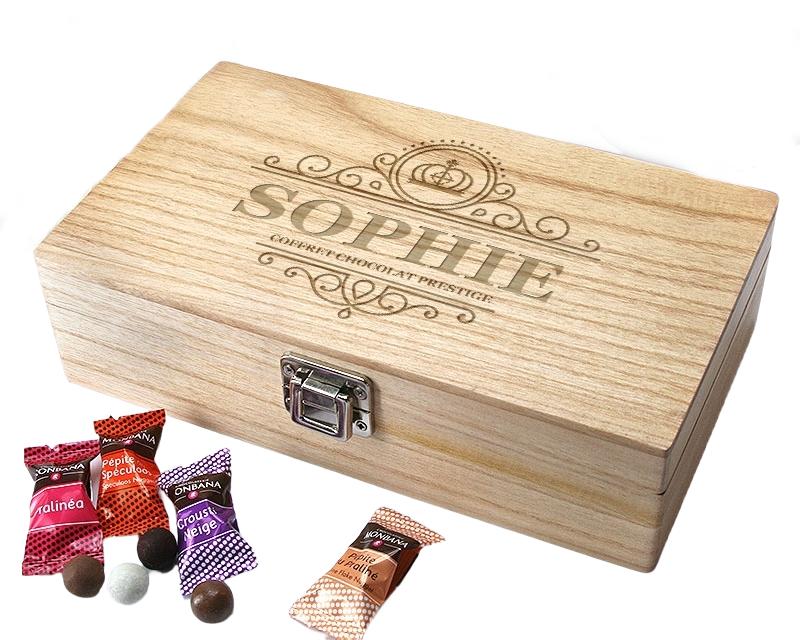 Coffret en bois avec chocolats monbana personnalisé pour une Sophie