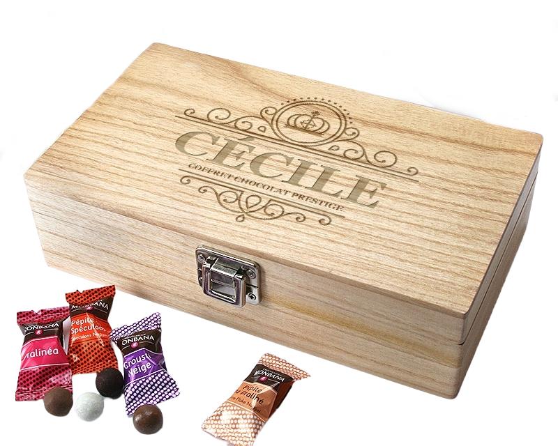 Coffret en bois avec chocolats monbana personnalisé pour une Cécile