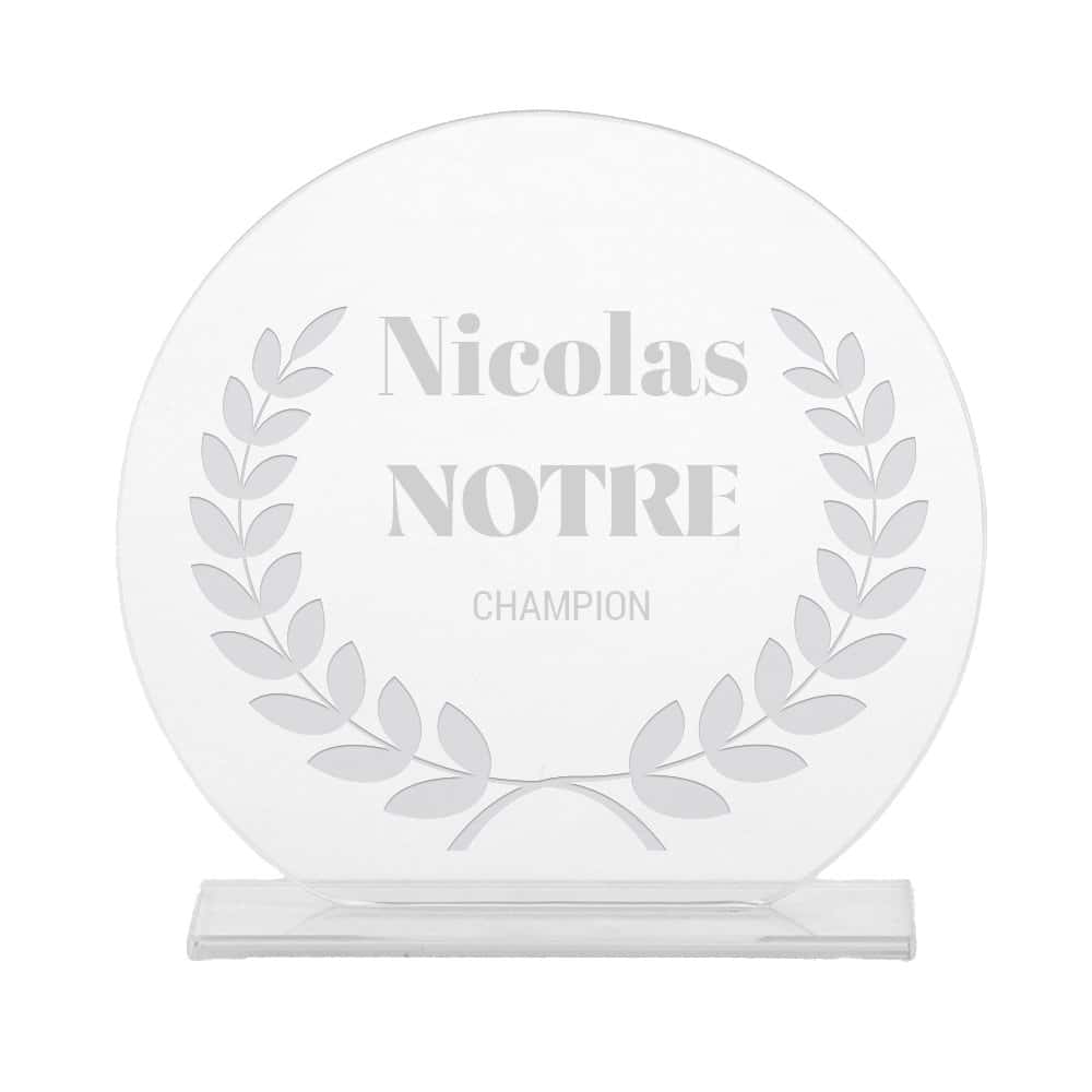 Trophée en verre personnalisé pour un Nicolas