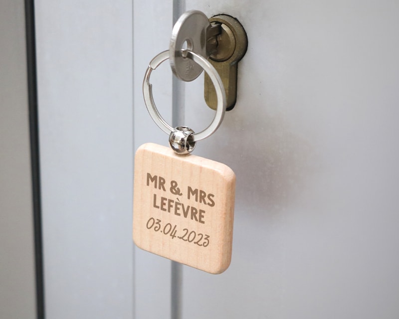 Porte-clé en bois message générique année 1945