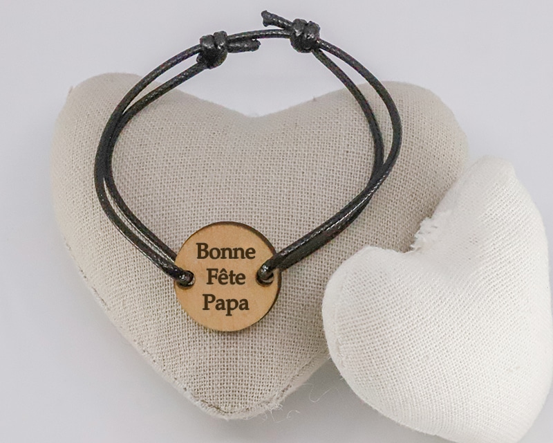 Bracelet cordon avec médaille personnalisée en bois