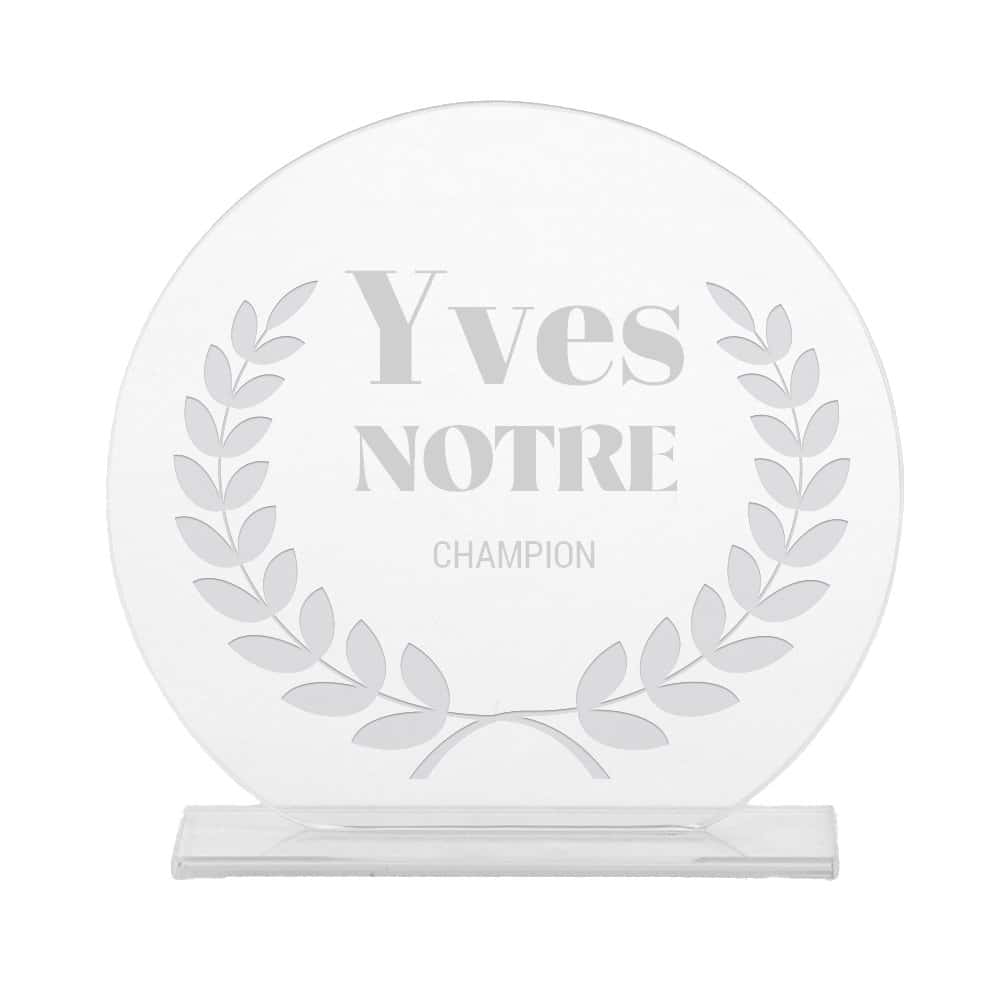 Trophée en verre personnalisé pour un Yves