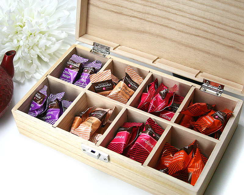 Coffret en bois avec chocolats monbana personnalisé pour une Juliette